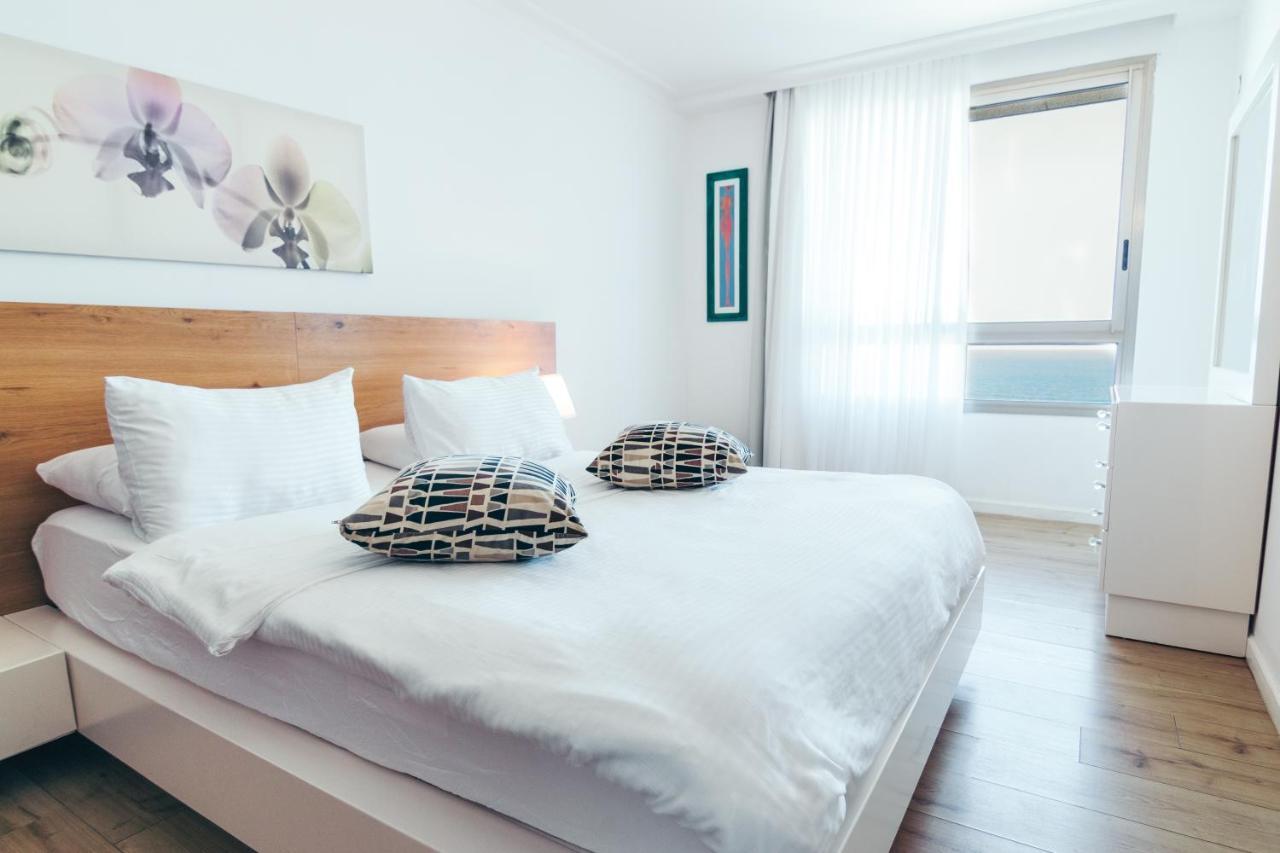 Almog Beach Apt Hotel מלון דירות אלמוג ביץ' Haifa Esterno foto