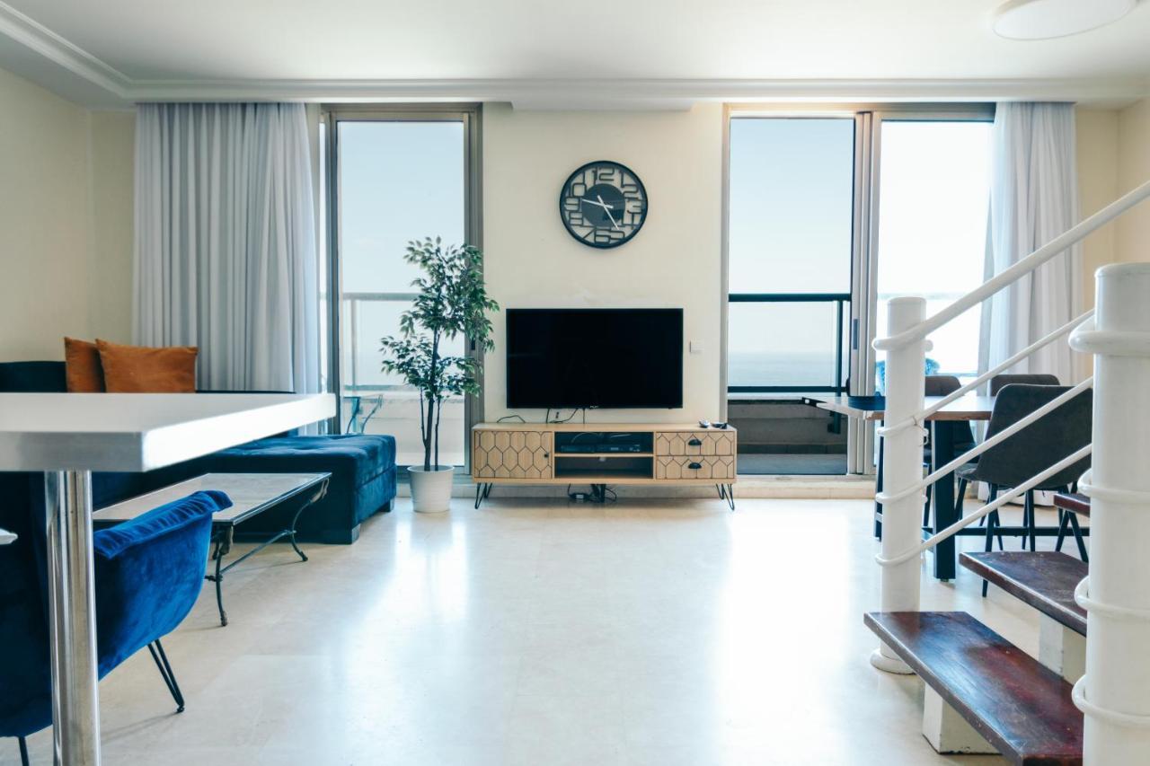 Almog Beach Apt Hotel מלון דירות אלמוג ביץ' Haifa Esterno foto