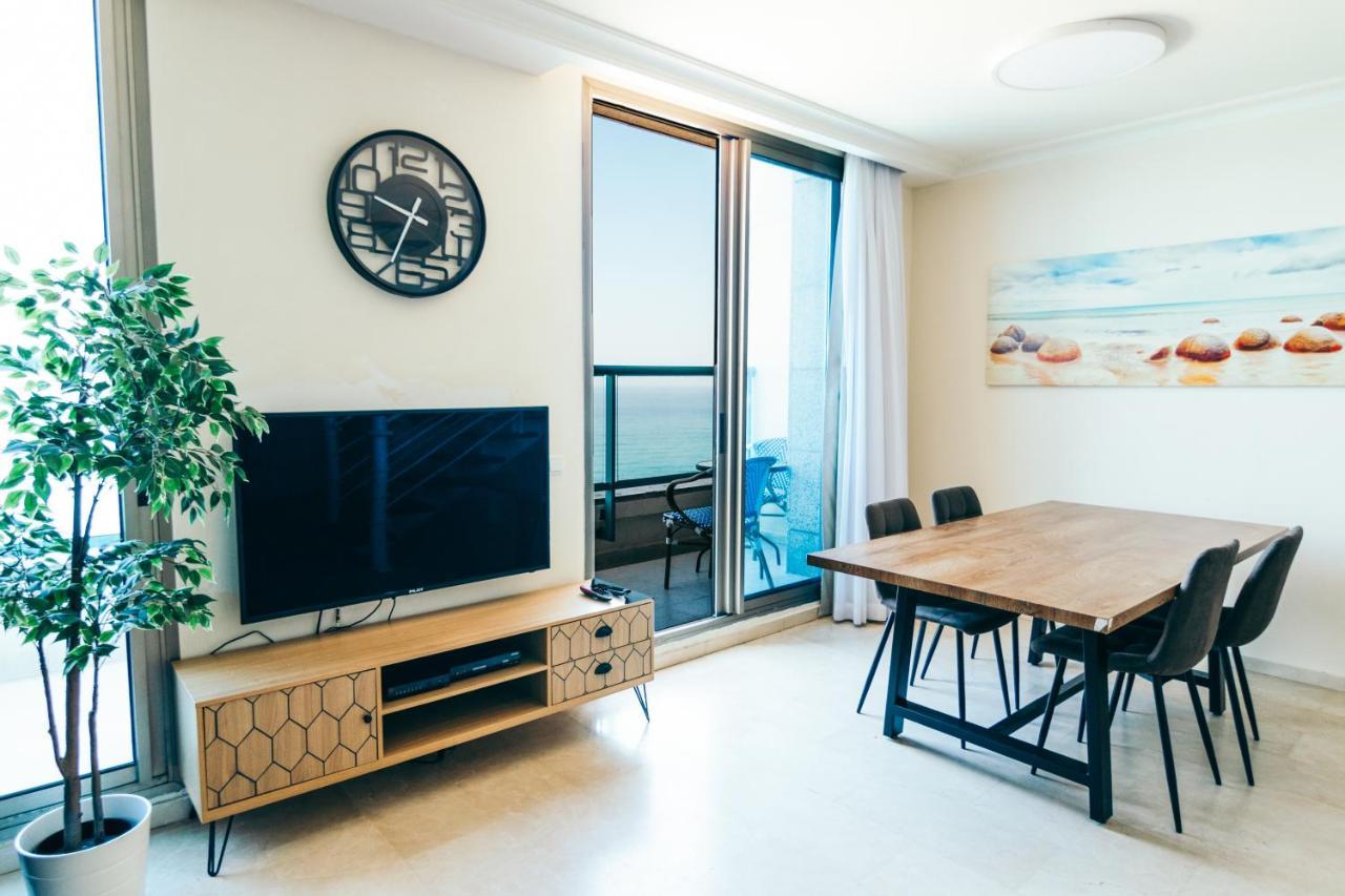 Almog Beach Apt Hotel מלון דירות אלמוג ביץ' Haifa Esterno foto