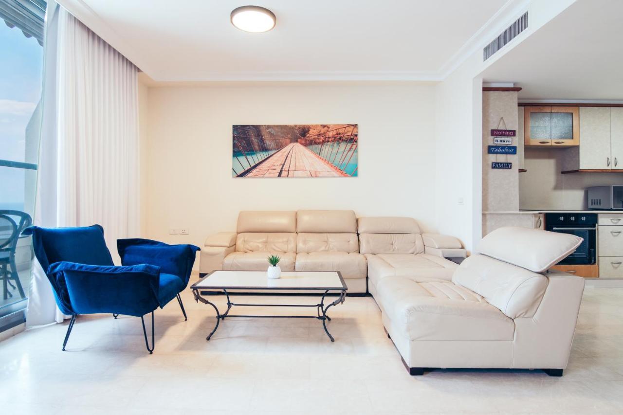 Almog Beach Apt Hotel מלון דירות אלמוג ביץ' Haifa Esterno foto