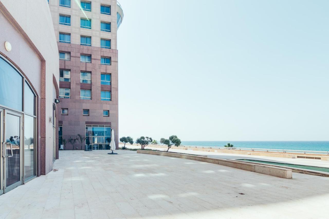 Almog Beach Apt Hotel מלון דירות אלמוג ביץ' Haifa Esterno foto