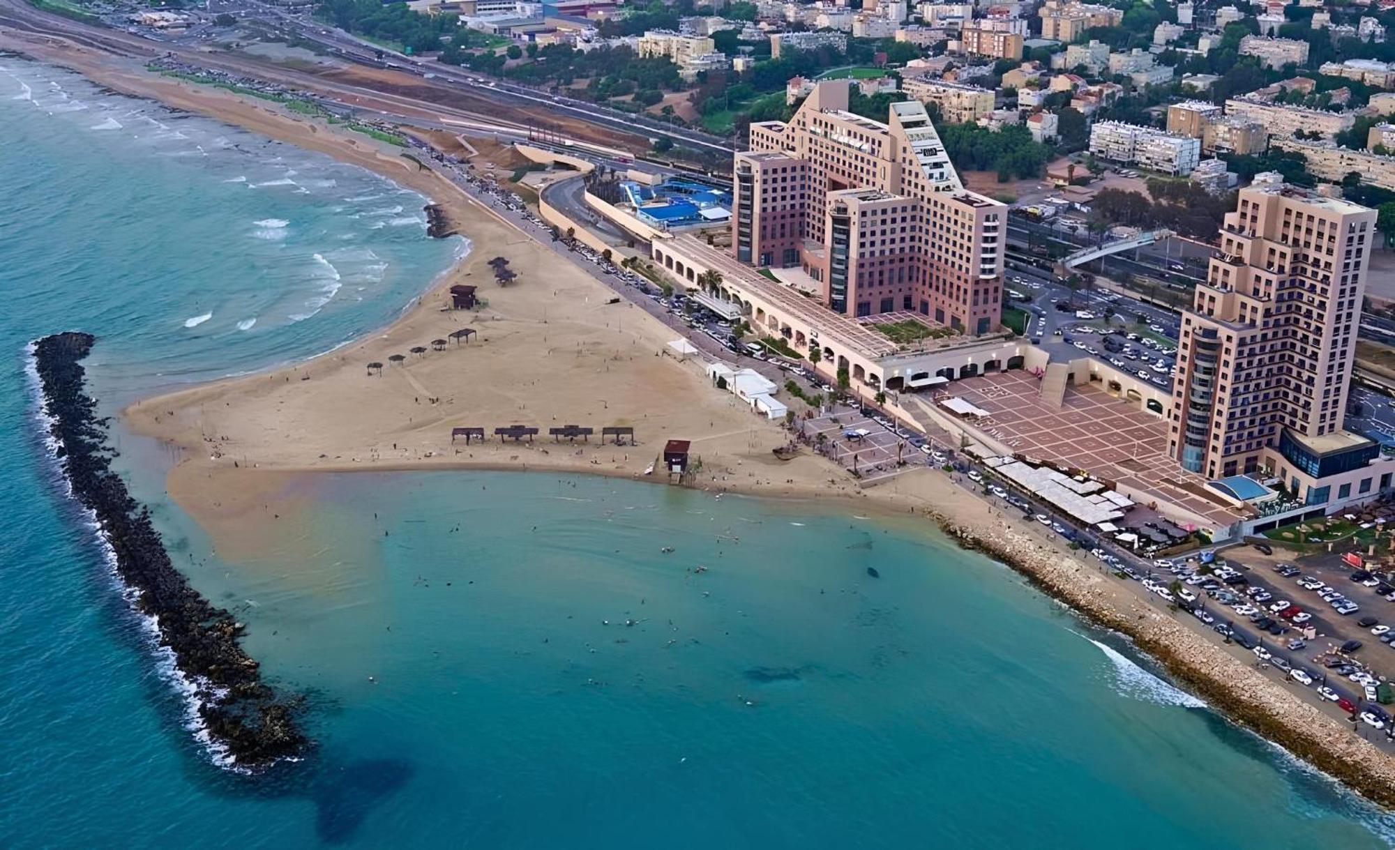 Almog Beach Apt Hotel מלון דירות אלמוג ביץ' Haifa Esterno foto