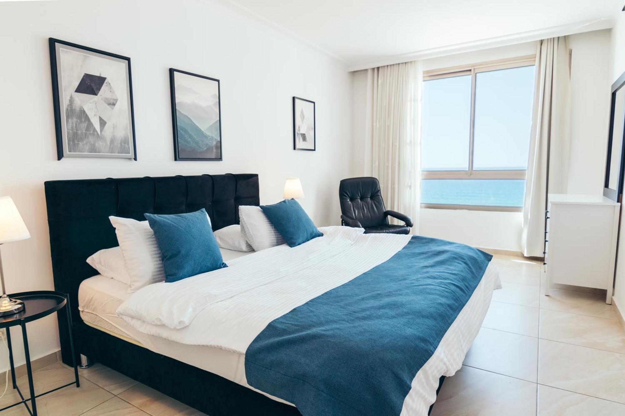 Almog Beach Apt Hotel מלון דירות אלמוג ביץ' Haifa Camera foto