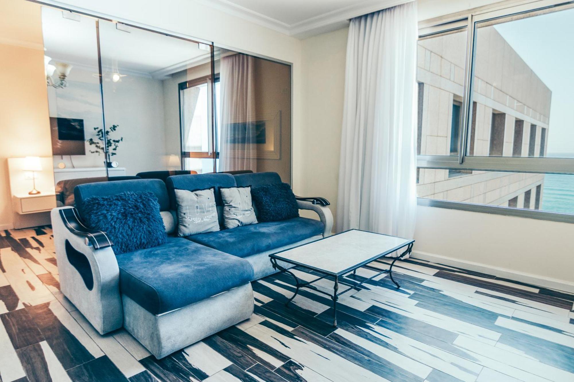 Almog Beach Apt Hotel מלון דירות אלמוג ביץ' Haifa Esterno foto
